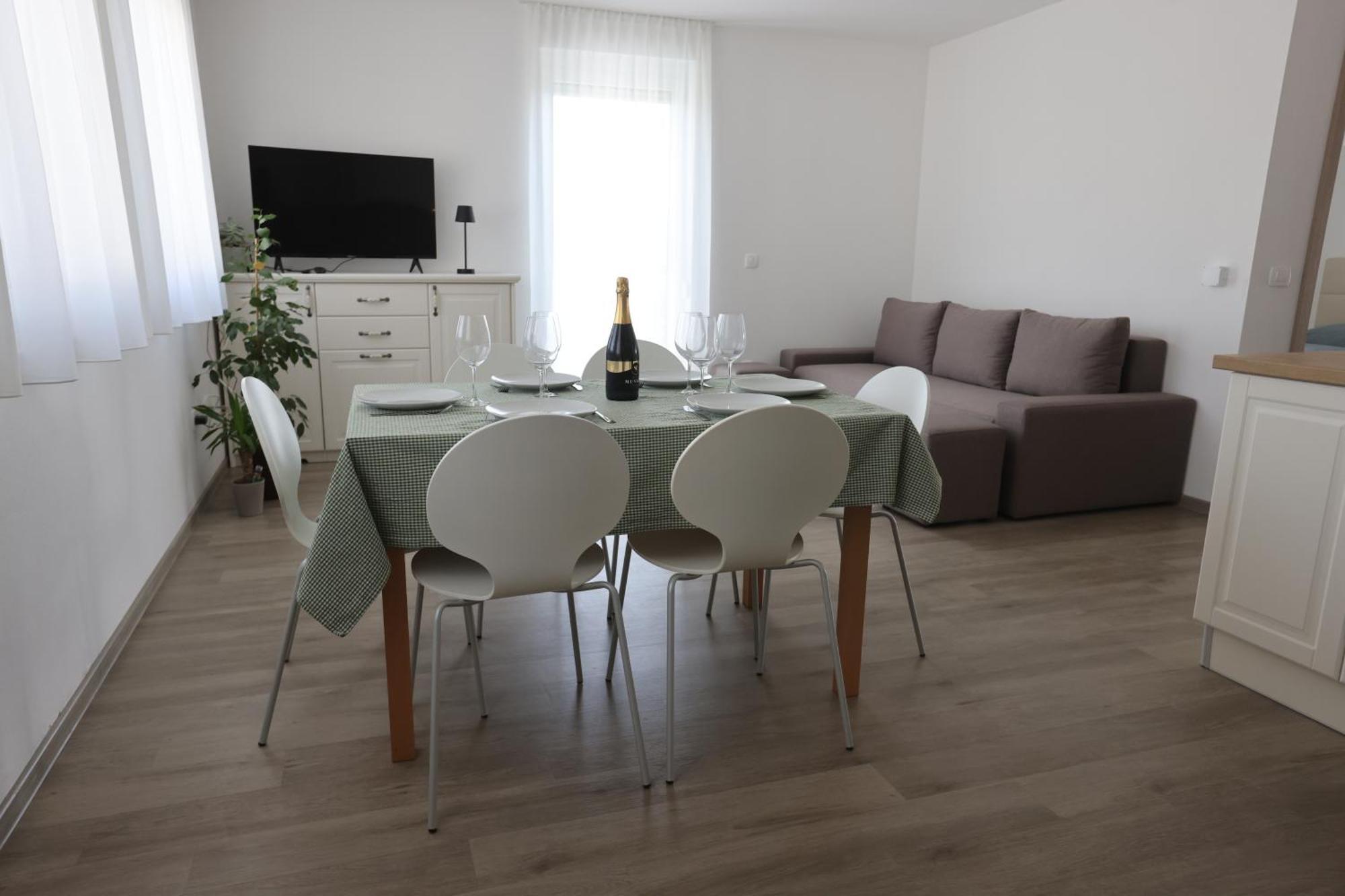 Andrea - Apartment *